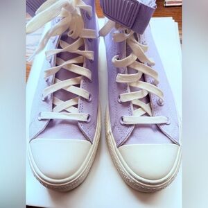 Converse High-Top Sneakers Sz 9.5